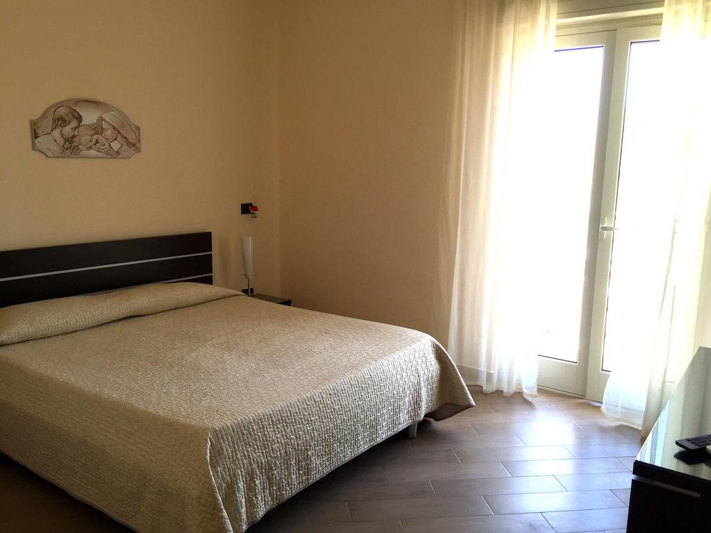 Costa Del Sol Bed and Breakfast Porto Empedocle Buitenkant foto