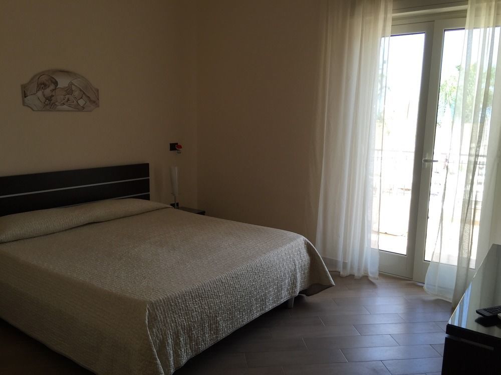 Costa Del Sol Bed and Breakfast Porto Empedocle Buitenkant foto